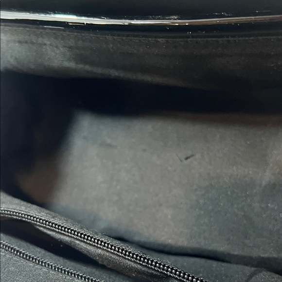 Tailor Vintage Black and Gold Satchel - Picture 5 of 6